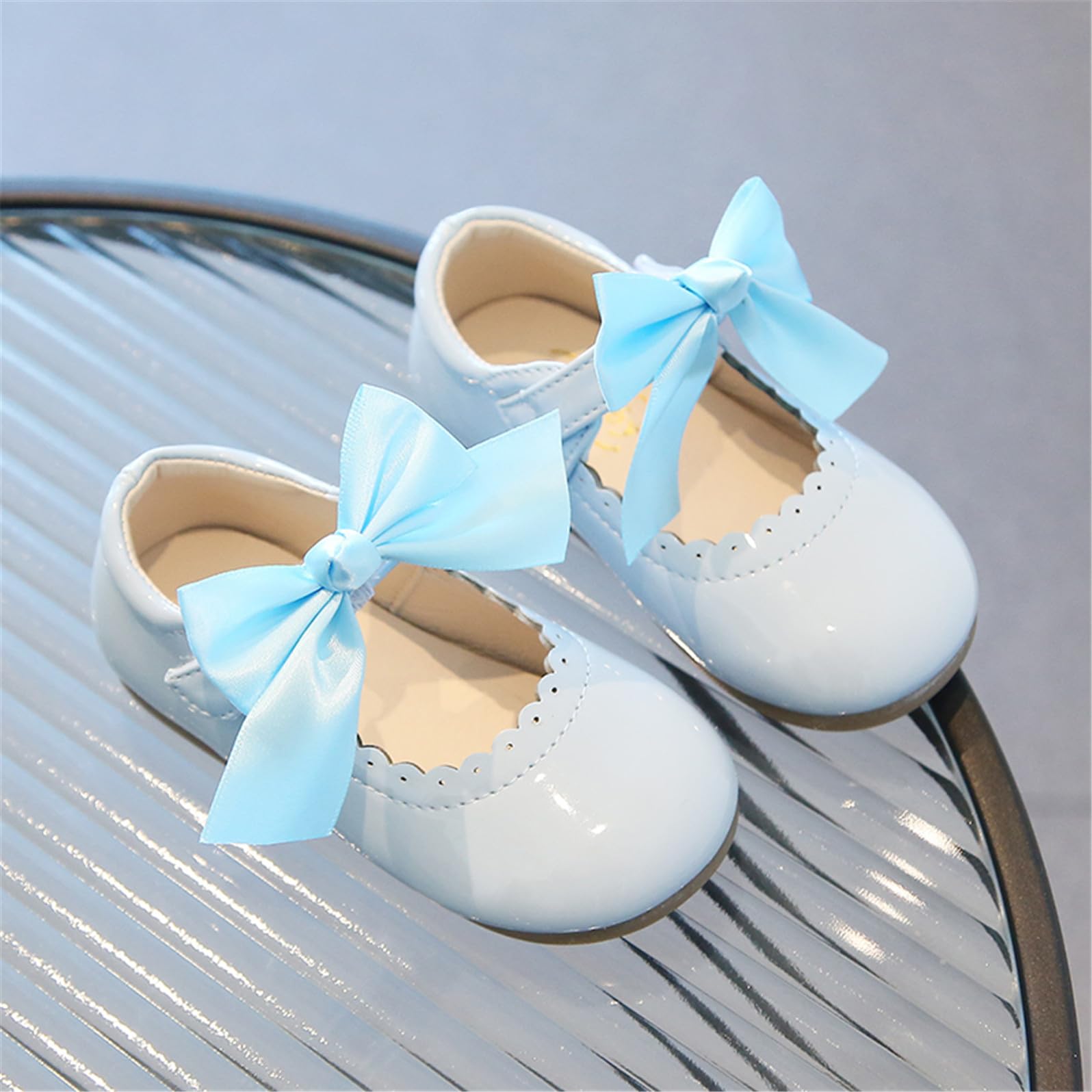 YOSICIL Klassische Lederschuhe Mädchen Mary Jane Schuhe Kleinkind Ballerina Shoes Sandalen Schleifen Geburtstagsparty Halloween Weihnachten Karneval Schulschuhe Kindergarten Geschenk, Lichtblau, 27