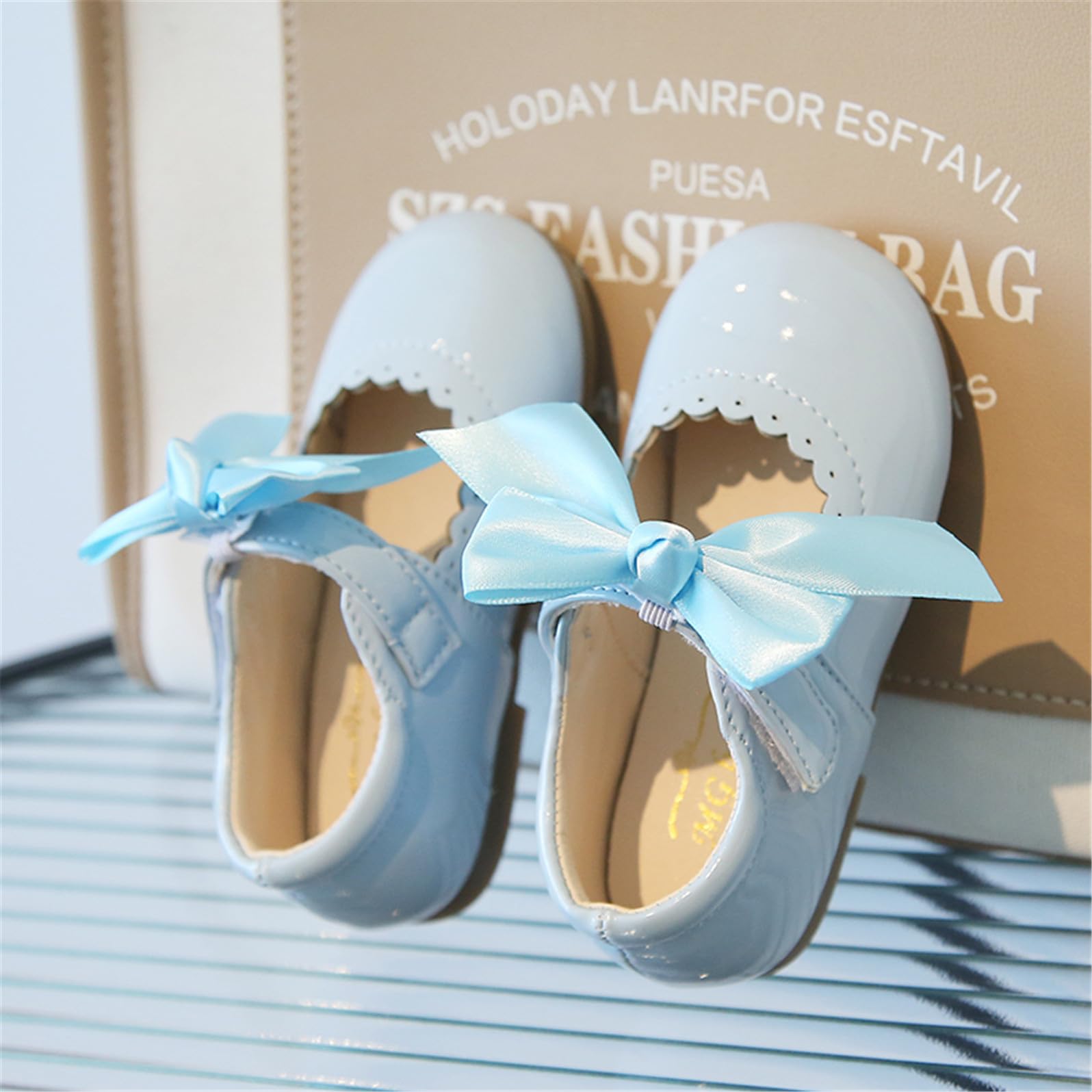 YOSICIL Klassische Lederschuhe Mädchen Mary Jane Schuhe Kleinkind Ballerina Shoes Sandalen Schleifen Geburtstagsparty Halloween Weihnachten Karneval Schulschuhe Kindergarten Geschenk, Lichtblau, 27